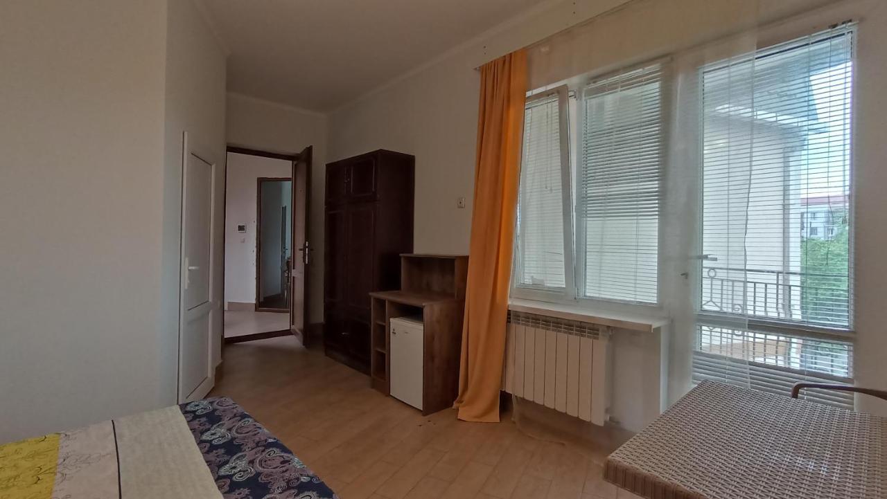 Guest House Karla Kobuleti Εξωτερικό φωτογραφία
